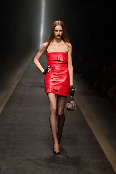 Look 25